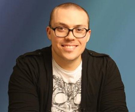 Dominique Boxley's husband, Anthony Fantano is a popular for his critical music review on YouTube. What does Anthony's wife, Dominique do for a living?